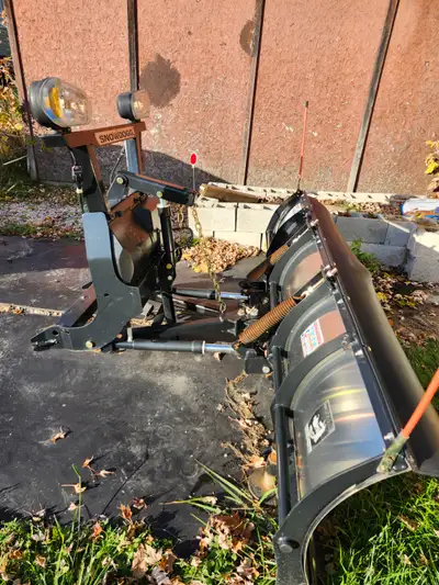 4 year old plow was only used to plow 2 residential driveways. Never used commercially. The plow is...