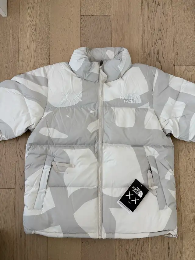 Doudoune The North Face KAWS  in Men's in City of Montréal - Image 2