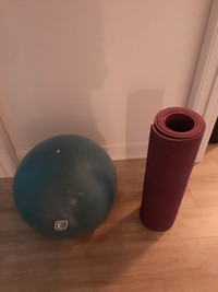 Ballon de yoga et tapis