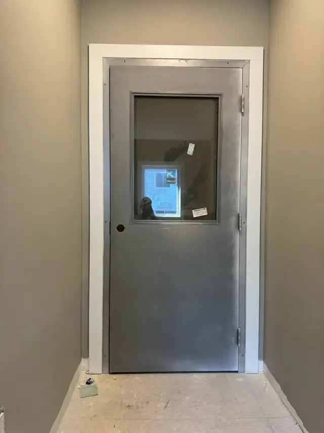 painter available64689495415553122