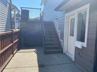 Available September 1st – This new, modern 2-bedroom + den/bonus room, 1-bath suite offers 1,000 sq....