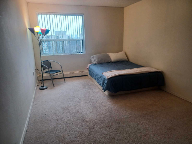 Room to rent in Room Rentals & Roommates in London
