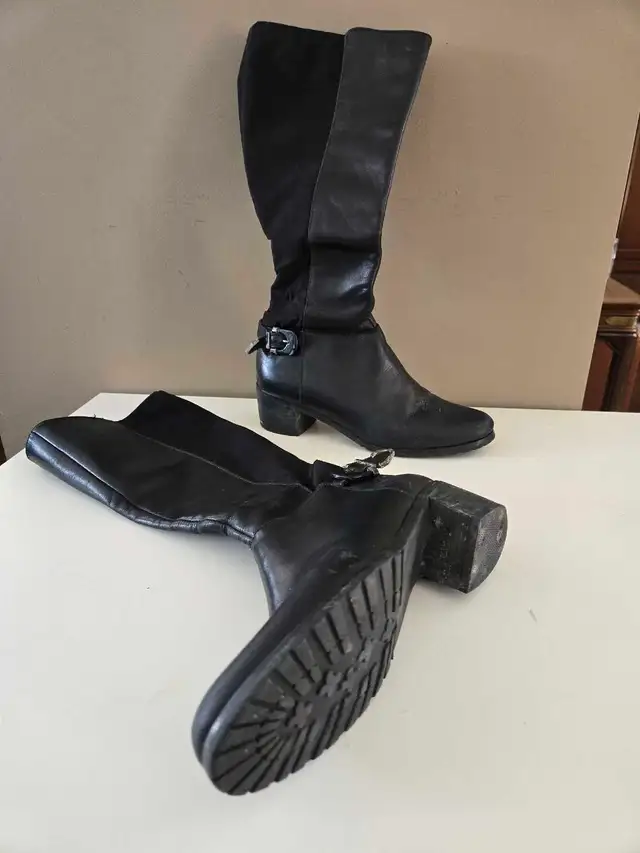 Leather Winter Boots Sizes Women's 8 8.5 9 in Women's - Shoes in City of Toronto - Image 2