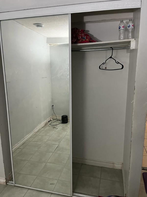 1 big bed room basement apartment/seperate entrance/Brampton Long