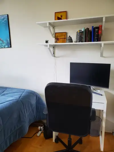 2 BEDROOM 1.5 BATHS APT $975 FIRST AND LAST ANIMA LOVER REFERENCES FAMILY FRIENDLY WORKING OR STUDEN...