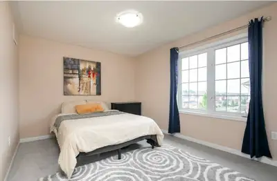 En-suite Room for Male McMaster students