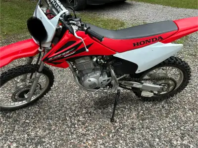 Mint 2006 CRF150F Low hrs Electric start New battery New tires front and back K&N Air filter Ownersh...