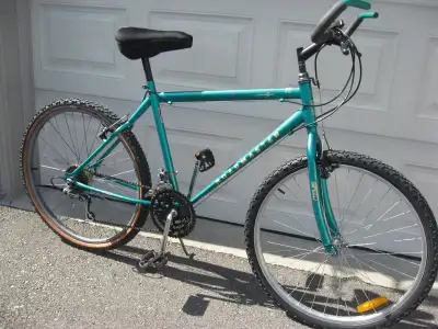 18 speeds 26" Roadmaster Cambridge mountain bike, View more