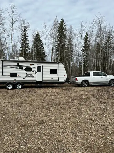 2016 28ft Jayco Bunk model that is in Great shape!!! Everything works and tires are like new, It has...