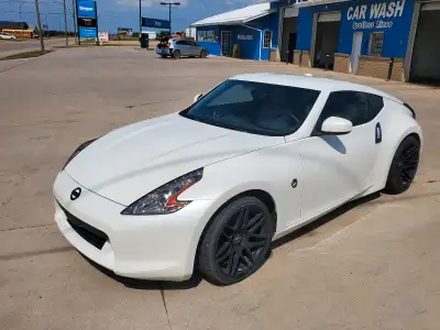 Nissan 370z. Mint condition. 36,000kms