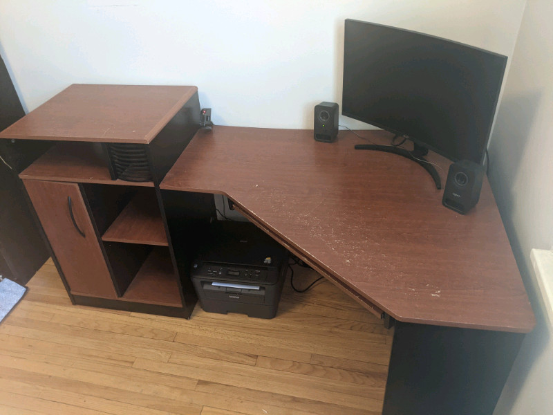 Large brown Lshaped computer desk with keyboard tray Desks Ottawa