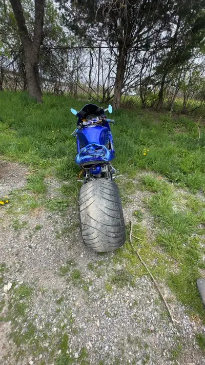 2004 Honda CBR 600RR Voodoo pipes ,Hydraulic system 1 sided swing arm 330 tire costum subzero paint...
