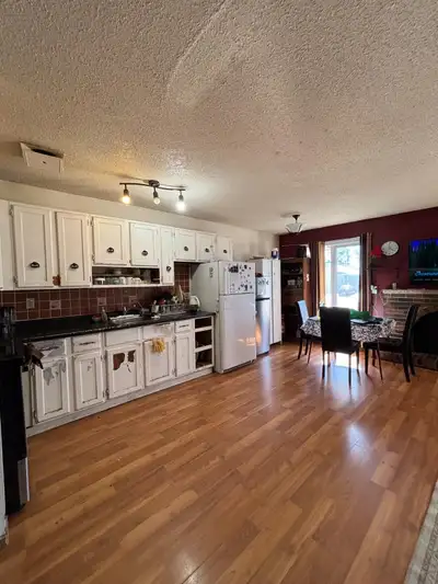 Spacious 2-Bedroom house Near Chancellor Station Bright and well-maintained 2-bedroom available in a...