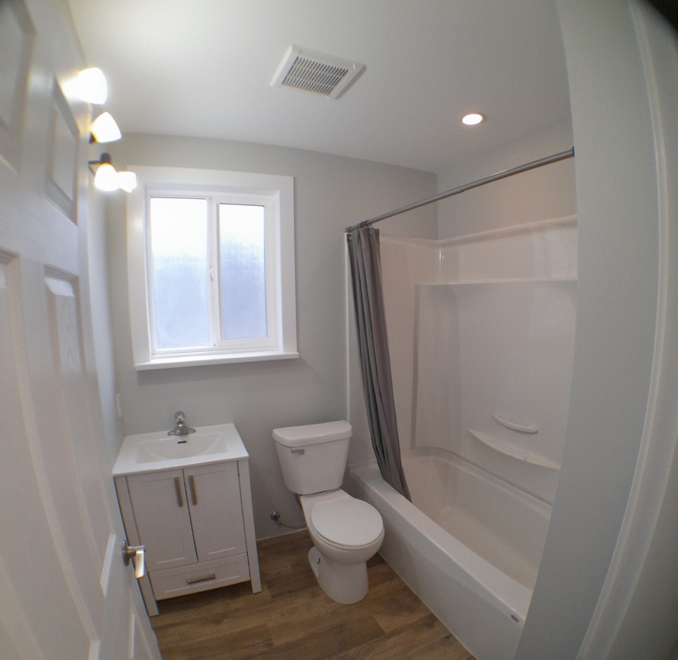 2 Bed, 1 Bath, Upper Suite, Port Alberni. 2