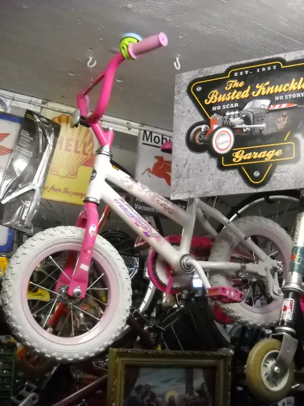 1 velos 12 po pour filles.Descriptions et photos enbas in Mountain in Longueuil / South Shore - Image 3