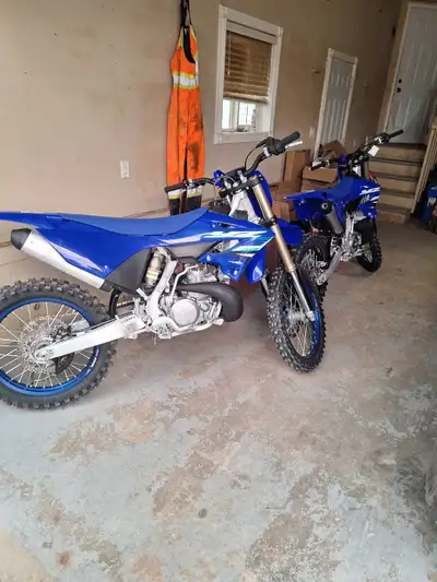 Brand new with 5hrs on just broke in. In mint condition also have race fuel jug alpine star boots he...