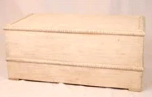 Whitewashed blanket box in Other in Charlottetown - Image 2