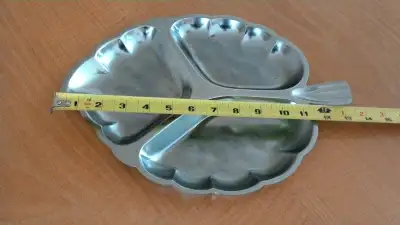 Plateau d'aluminim rigide 13 x 10 en forme de feuille (131222-G), View more