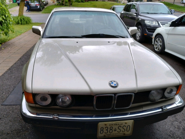 1989 BMW 735IL 3.5 engine rear wheel drive in Classic Cars in Mississauga / Peel Region - Image 4