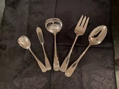 Ensemble 5 pièces de service  coutellerie Oneida, View more