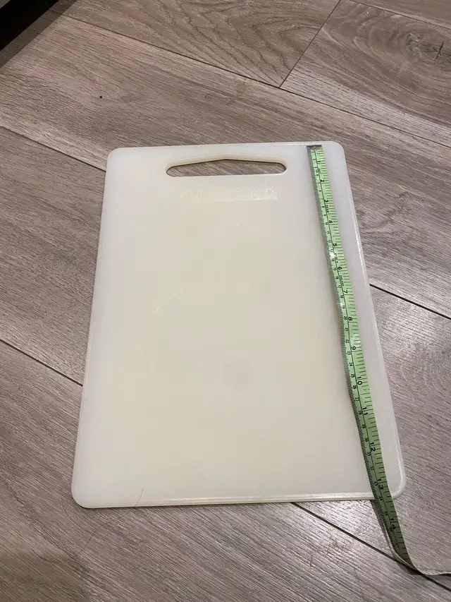 Plastic Cutting Board in Kitchen & Dining Wares in Calgary - Image 3