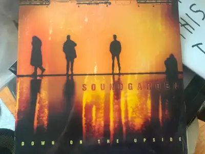 Sealed Soundgarden vinyl Down on the Upside new mint, View more
