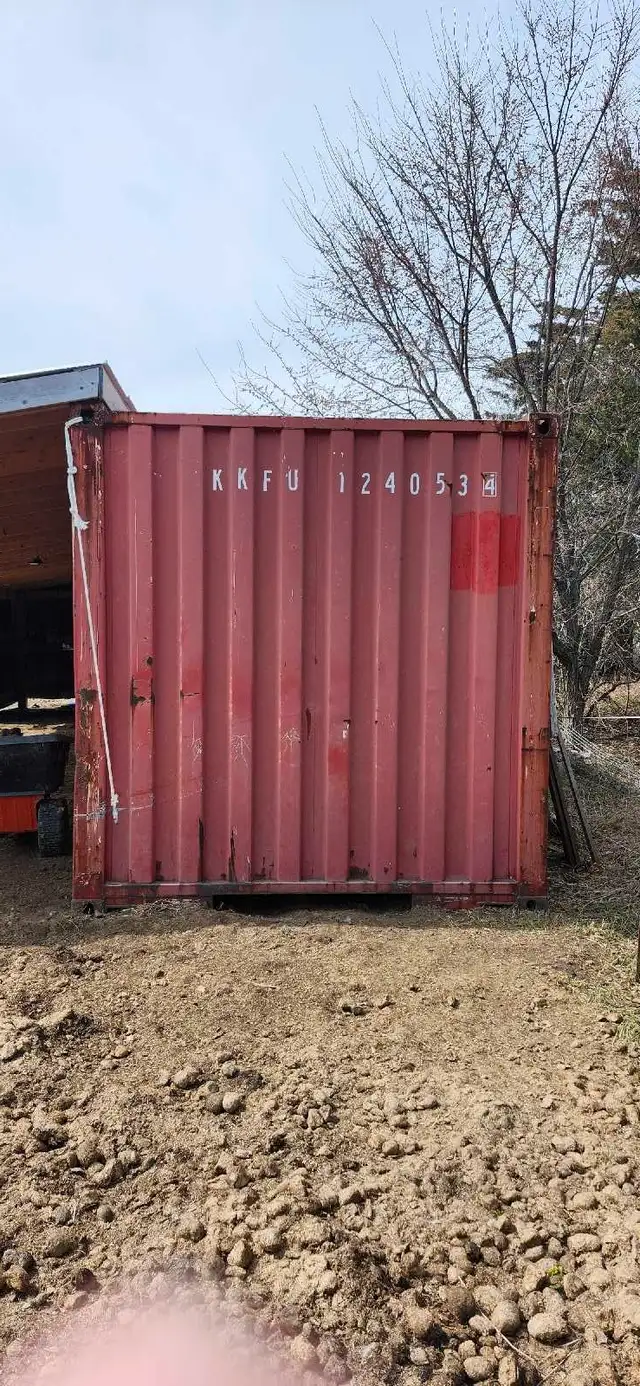 40' Sea can with 4 Stalls62863280791809121