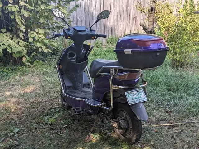 EMMO Hornet X.I. e-scooter in eBike in City of Toronto - Image 3