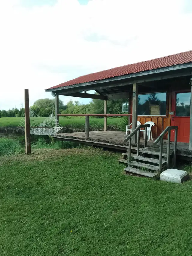 Cabin on the River in Ontario in Canada - Image 2