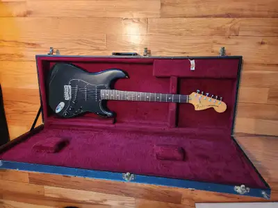 SUPERBE Fender Strat USA Black/Blue 1979 HardCase!FREE SHIPPING!, View more
