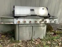 FREE Vermont Castings huge barbeque for parts