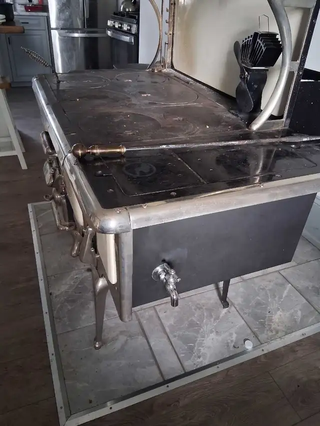 Elmira Cook Stove in Stoves, Ovens & Ranges in Kitchener / Waterloo - Image 7