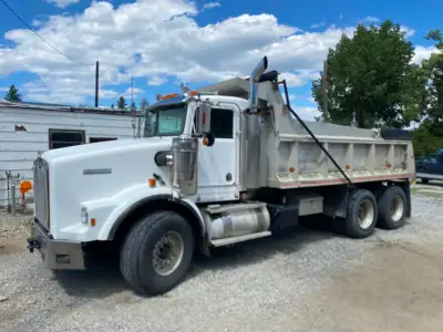 Selling my 1994 kenworth dumptruck 290k kms Tandem axle GVWR : 52,500lbs 50k for truck and pup is 10...