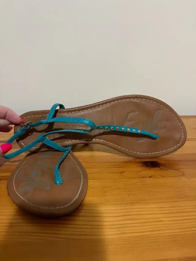 Ladies shoes in Women's - Shoes in Kitchener / Waterloo - Image 4