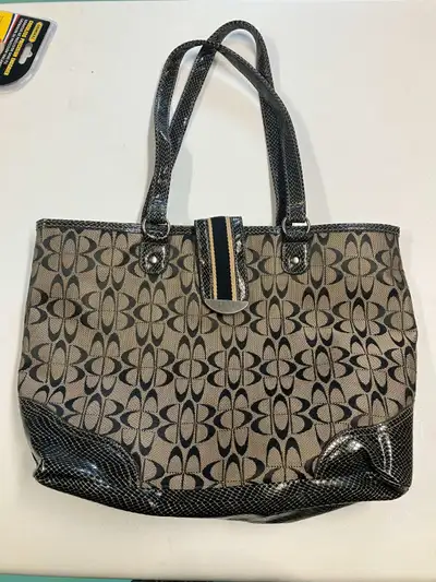 New Ladies Purse - St. Albert, View more
