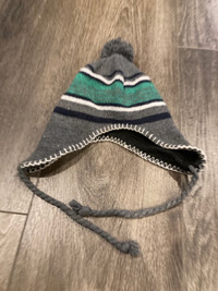 Grey/green winter hat (4-5T)