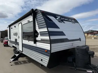 Selling our 2021 Zinger 259FL. We’re the original owners and it’s been really well looked after—clea...