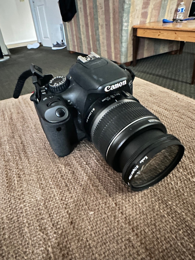 Canon 550D  in Cameras & Camcorders in Calgary