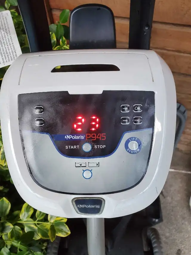Polaris pool cleaner - stand P945 in Hot Tubs & Pools in City of Toronto - Image 5