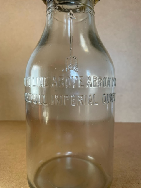 Imperial Oil Service Station Oil Bottle in Arts & Collectibles in Winnipeg - Image 4