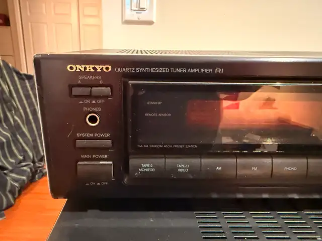 ONKYO TX-930 stereo receiver  in Stereo Systems & Home Theatre in Mississauga / Peel Region - Image 3