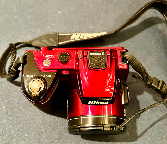 Nikon Coolpix L120 red camera in Cameras & Camcorders in Markham / York Region