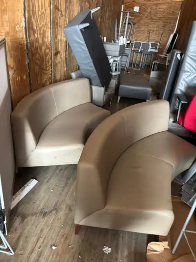 Steelcase Coalesse Circular Couch – Modern Lounge Seating | $300, View more