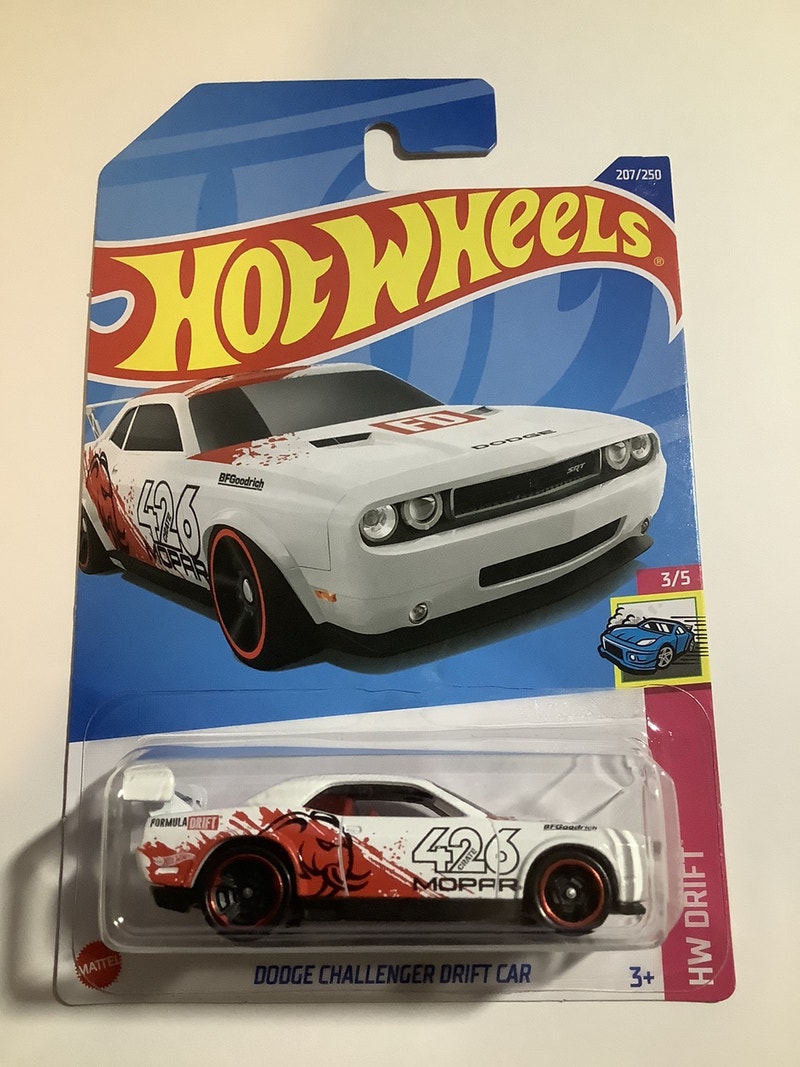 Hot Wheels Dodge Challenger Drift Car Diecast muscle car 3/5 Arts & Collectibles Kitchener