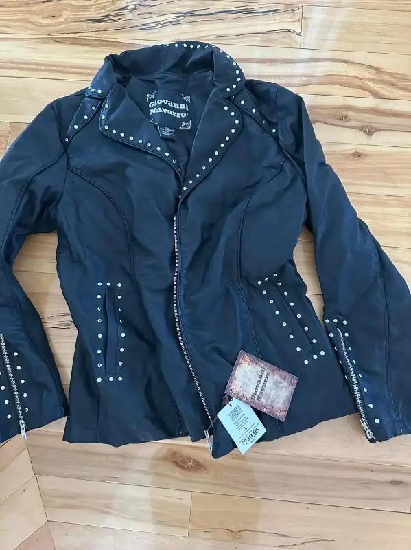 Veste femme style cuir in Women's - Tops & Outerwear in Saguenay - Image 2