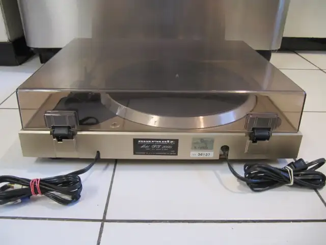 Vintage Marantz TT 2000 Direct Drive Turntable XCond Circa 1981 in Arts & Collectibles in Mississauga / Peel Region - Image 11