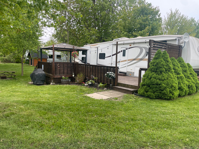 2007 33’ Keystone Challenger and seasonal lot in Travel Trailers & Campers in Sarnia - Image 2