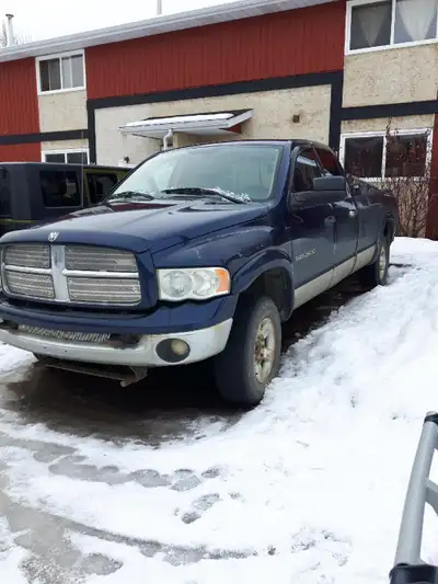 2003 Dodge Ram 2500 SLT. Cummins Crew pickup truck. 5.9L I6 F OHV 24V diesel with rear wheel drive W...