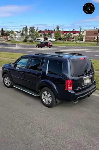 2009 Honda Pilot - engine blown - good body - for parts or repair Transmission and interior are in g...