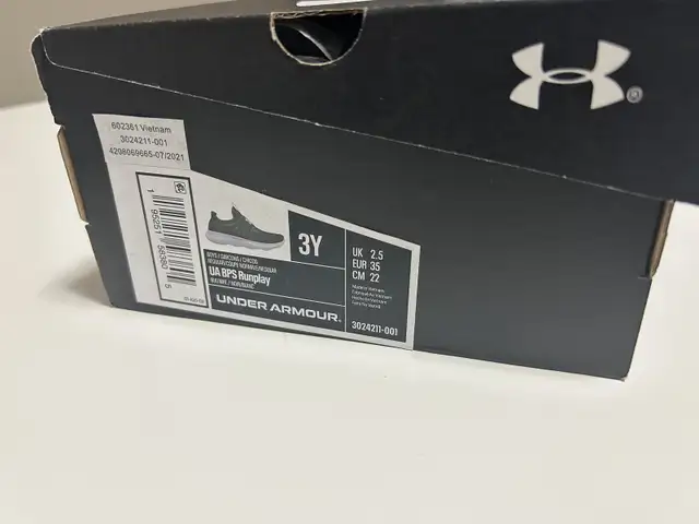 Brand New Under Armour Kids Runplay Sports Running Shoes in Kids & Youth in Calgary - Image 9